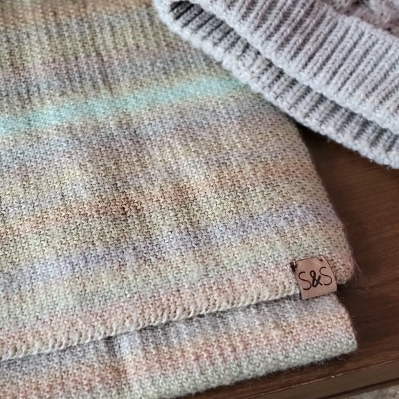 Hand-knit Linen Scarf - Picture 1 of 4